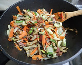 3種天然キノコ、3種根菜のソース炒め作り方12写真