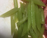 春のおかず☆ふきと牛肉の塩麹炒め作り方1写真