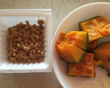 納豆とかぼちゃのわさび和えのご飯作り方1写真
