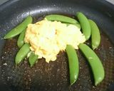 簡単時短!スナップえんどうの中華風卵炒め作り方6写真