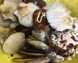 帆立稚貝と水菜のアクアパッツァ風パスタ！作り方1写真