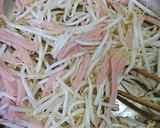 豆苗ともやしの彩り炒め作り方2写真