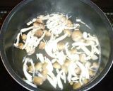 白菜とぶなしめじの味噌汁★作り方1写真