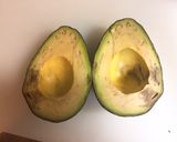 チーズをのせるだけでアボカドグラタン作り方1写真