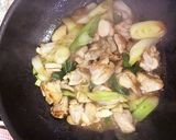 簡単 鶏もも肉と長ネギの炒め物作り方4写真