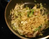 餃子の王将ラーメンで焼きラーメン作り方5写真