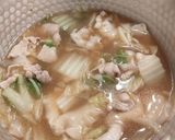 ワンタンの皮入り豚バラ肉の白菜味噌スープ作り方3写真