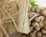 たっぷりキノコとアスパラのラーメン作り方2写真