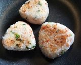 簡単♡鮭フレークで味噌焼きおにぎり♡作り方2写真