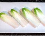 簡単おつまみサラダ☆カニかまチコリボート作り方2写真