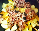 節約＊豚こま切れ肉と新じゃがの甘辛炒め作り方4写真