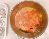 鶏むね肉の胡麻衣揚げ♡甘辛タレ絡め作り方2写真
