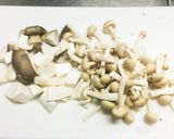 たっぷりキノコのサラダ作り方1写真