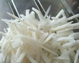 大根の皮でホットサラダ！クリーム仕立て作り方1写真