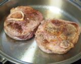 仔牛すね肉のトマト煮込み（オッソブーコ）作り方3写真