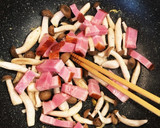 豆苗としめじと厚切りベーコンの中華風炒め作り方3写真