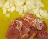 炒めて炊くだけでプロの味！チキンピラフ作り方1写真