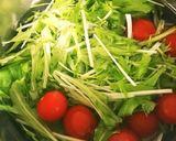サッパリ❗トマトと水菜のサッパリみそ汁❗作り方3写真