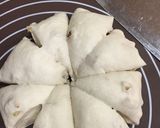 手ごね☆くるみとクリチの平丸パン☆作り方10写真
