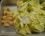 白菜と肉団子のみそ汁作り方1写真