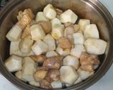 里芋と鶏肉の煮物作り方2写真