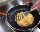 卵と混ぜて焼くだけ！中華風お好み焼き作り方3写真