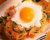 ニラと豆板醤のピリ辛焼きそば目玉焼きのせ作り方7写真