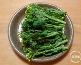 レンジとめんつゆで簡単♪菜の花の辛子和え作り方1写真