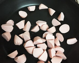 超簡単 卵と魚肉ソーセージ炒め作り方2写真
