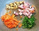 野菜たっぷり 彩りチャーハン作り方2写真