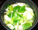 チンゲン菜とえのき茸白ネギ中華スープ作り方2写真