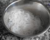 糸こんにゃくとえのき茸のつるつる炒め作り方1写真