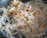 糸こんにゃくとえのき茸のつるつる炒め作り方4写真