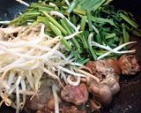 【鶏ハートとニラ・もやしのペッパー炒め】作り方5写真
