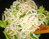 蒸し鶏の焼きうどん作り方4写真