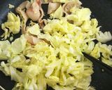 麺つゆ×顆粒だしで＊風味豊かな焼きうどん作り方4写真