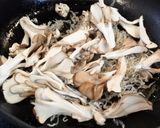旬鮮♪　ちりめんじゃこと舞茸の黒酢炒め作り方3写真