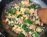 セロリの葉とベーコンの玉子炒めレモン風味作り方4写真