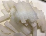 シャキシャキ大根のキンピラ作り方1写真