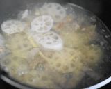 塩麹豚と蓮根のアジア風スープ作り方4写真