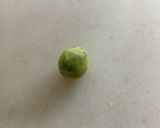 ほうれん草パウダーでカエルのスノーボール作り方4写真