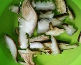 鶏挽き肉と春雨のタイ風炒めパクチーのせ作り方1写真