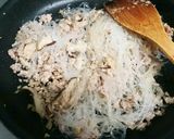 鶏挽き肉と春雨のタイ風炒めパクチーのせ作り方7写真
