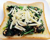 ほうれん草と鮭フレのトースト作り方5写真
