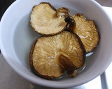 高野豆腐とわかめとしいたけの煮物作り方1写真