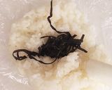 とろけるチーズの塩昆布おむすび。作り方2写真