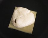 とろけるチーズの塩昆布おむすび。作り方3写真