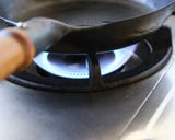 ウスターソースでもパラ炒飯鉄フライパンで作り方3写真