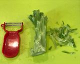 普段捨てちゃうブロッコリーの茎！豚肉炒め作り方2写真