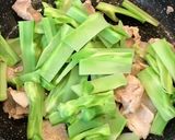 普段捨てちゃうブロッコリーの茎！豚肉炒め作り方6写真